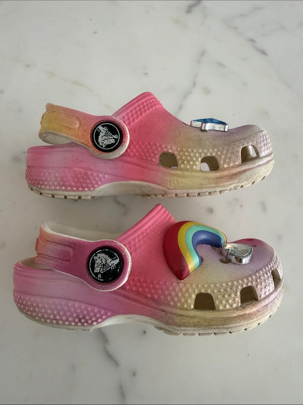 Kids Pink Ombre Crocs with Rainbow & Cloud Charms Size 6 - Picture 2 of 7
